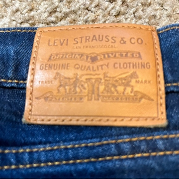 Levis Premium Denim Wedgie Jeans High Rise Dark Wash Stretch Tapered Leg Blue 26 - Picture 9 of 12